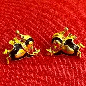 Vintage 90s Penguin Holding Star Post Pierced Earrings
